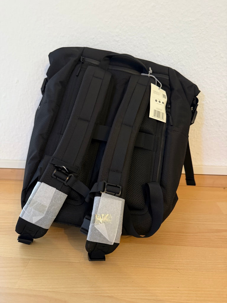 Kapton & Son Yoho All Black Reiserucksack