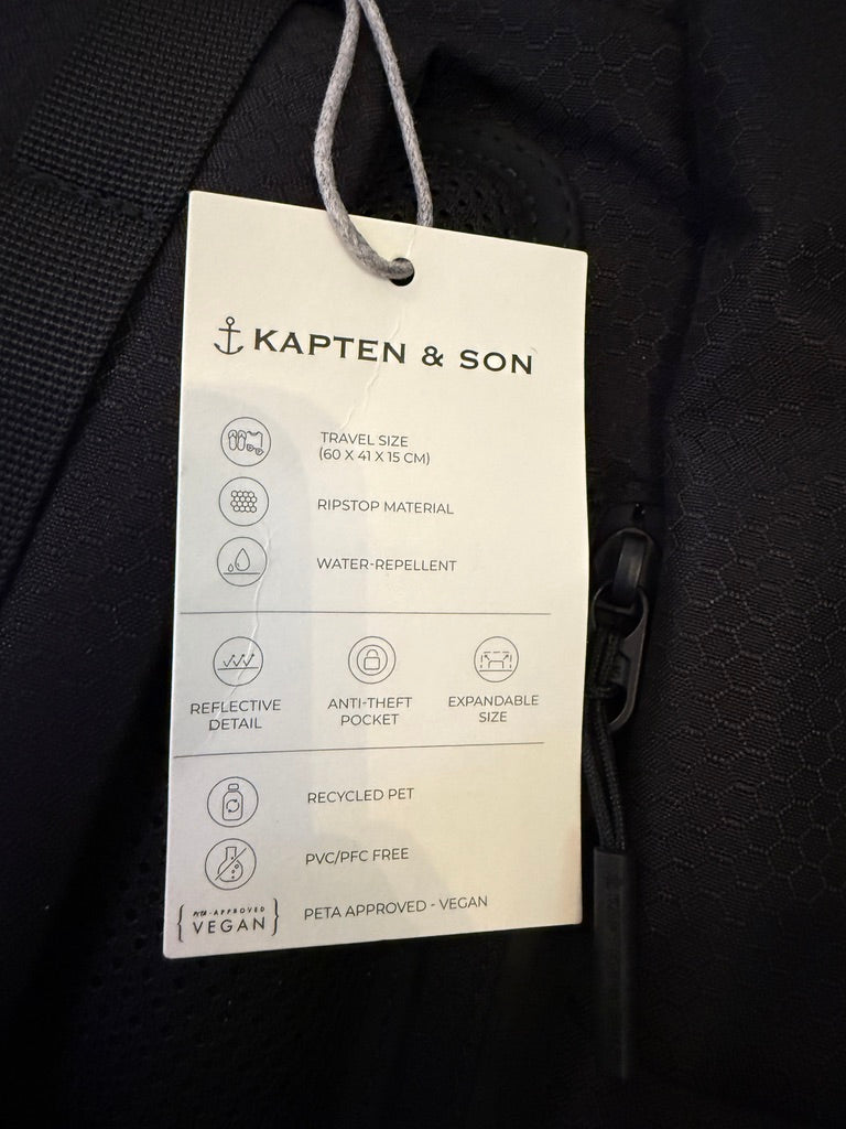 Kapton & Son Yoho All Black Reiserucksack